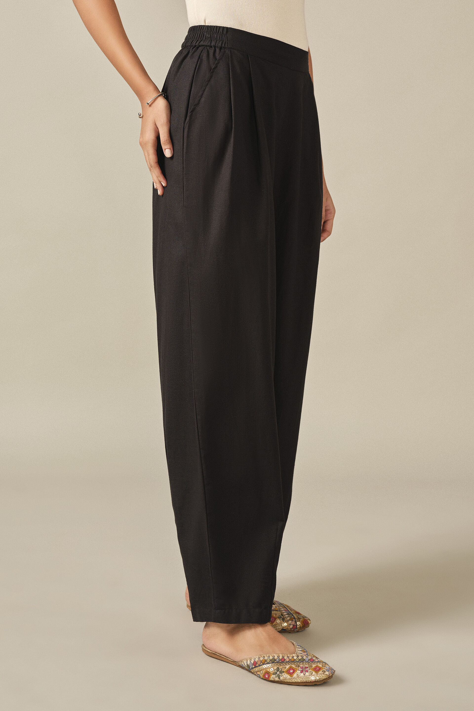 Relaxed Pants in Black, Black, image 3